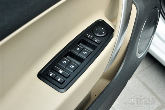 2012款 1.5L 自動領(lǐng)航版