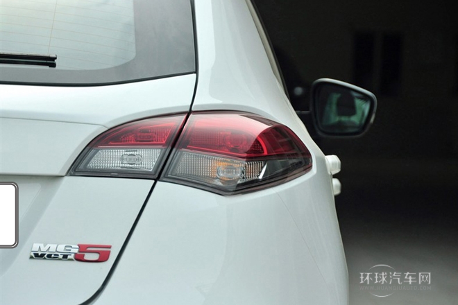 2012款 1.5L 自動領(lǐng)航版