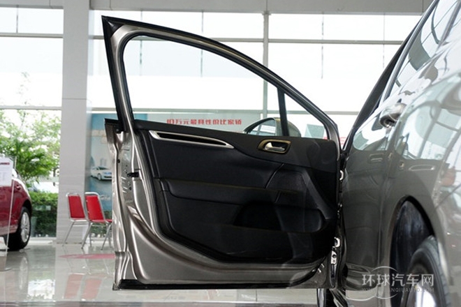 2014款 1.8L 手動智驅版勁享型