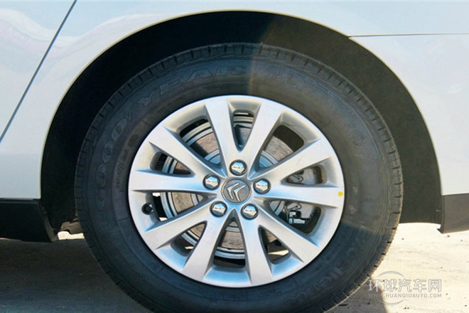 2013款 2.0L 手動(dòng)舒適型