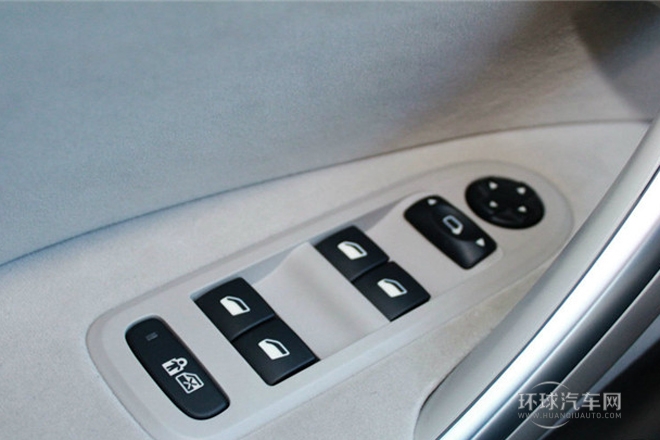 2013款 2.0L 手動舒適型