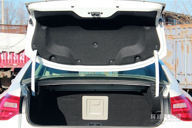 2013款 2.0L 手動舒適型