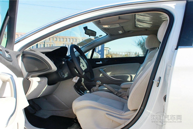 2013款 2.0L 手動舒適型