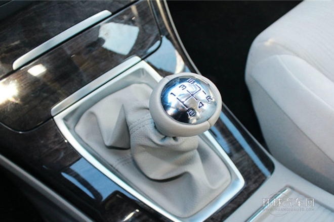 2013款 2.0L 手動(dòng)舒適型