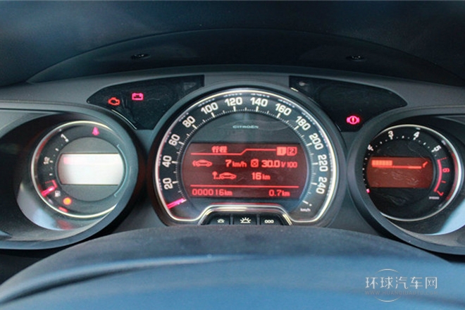 2013款 2.0L 手動舒適型