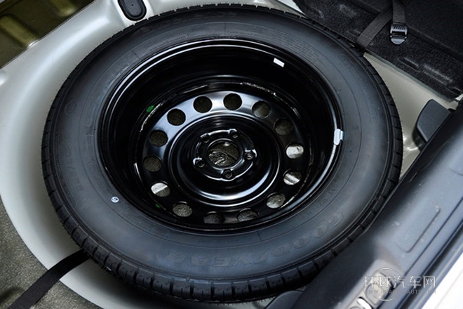 2013款 2.0L 自動尊享型