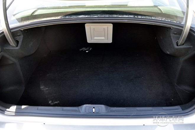 2013款 2.0L 自動尊享型