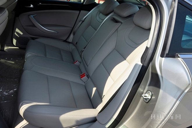 2013款 2.0L 自動尊享型