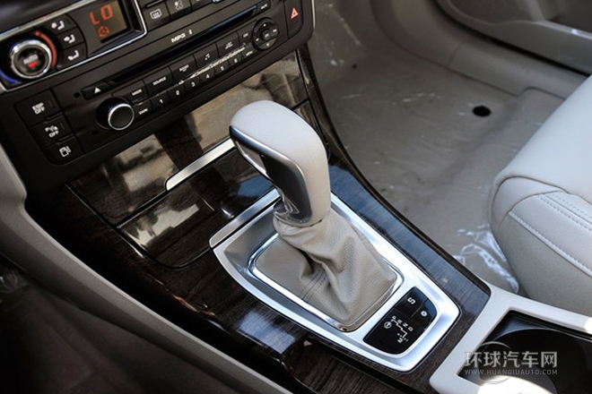 2013款 2.0L 自動尊享型