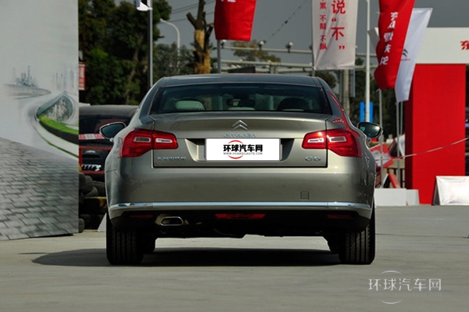 2013款 2.0L 自動尊享型