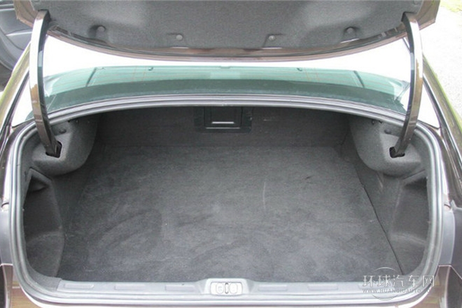 2013款 2.3L 自動尊貴型