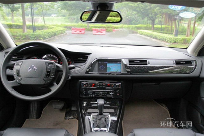 2013款 2.3L 自動(dòng)尊貴型