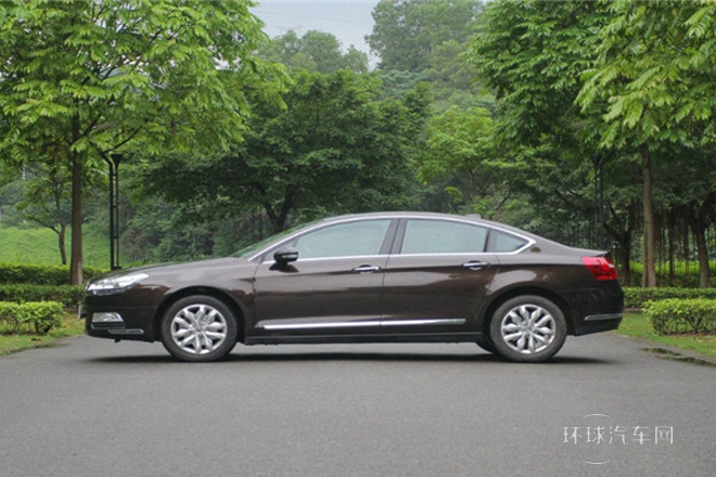 2013款 2.3L 自動尊貴型