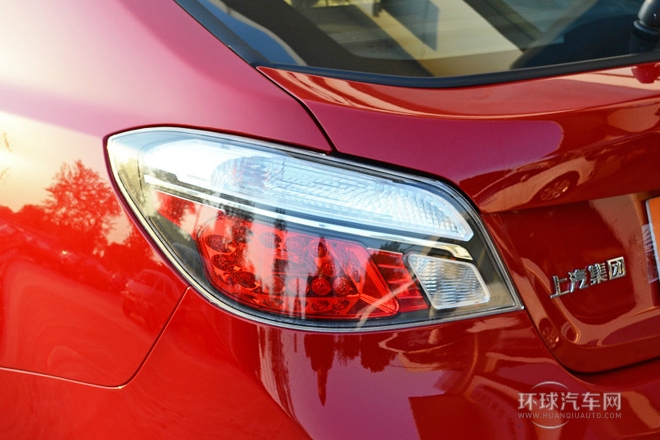 2013款 三廂 1.8L 手動超值版