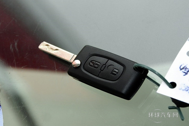 2013款 改款 CROSS 1.6L 手動