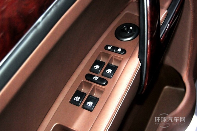 2014款 2.0T 自動尊貴型