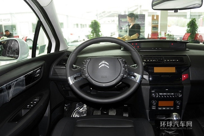 2013款 兩廂 1.6L 手動樂享型