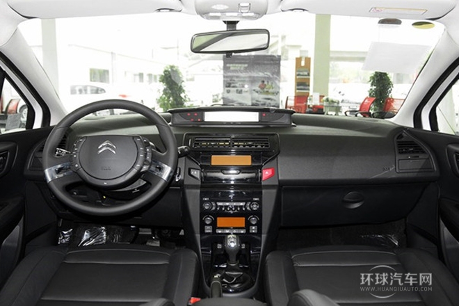 2013款 兩廂 1.6L 手動(dòng)樂(lè)享型