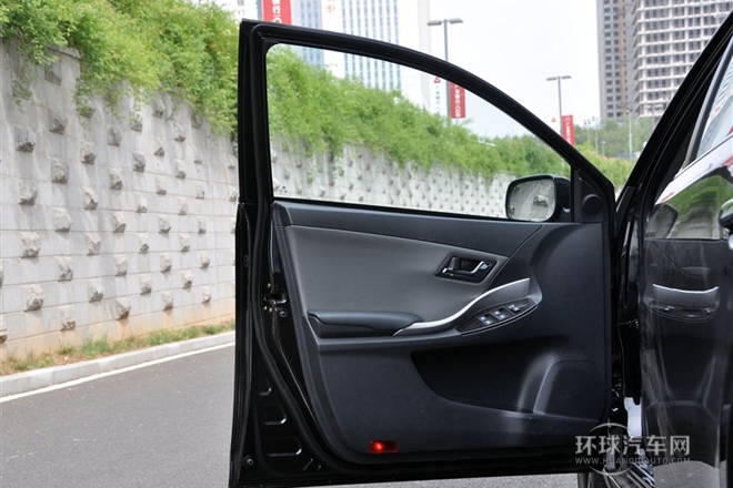 2014款 1.5L 新視界版手動尊貴型