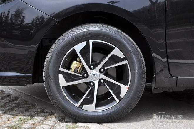 2014款 1.5L 新視界版手動(dòng)尊貴型