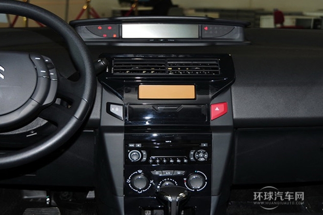 2013款 三廂 2.0L 自動品悅型