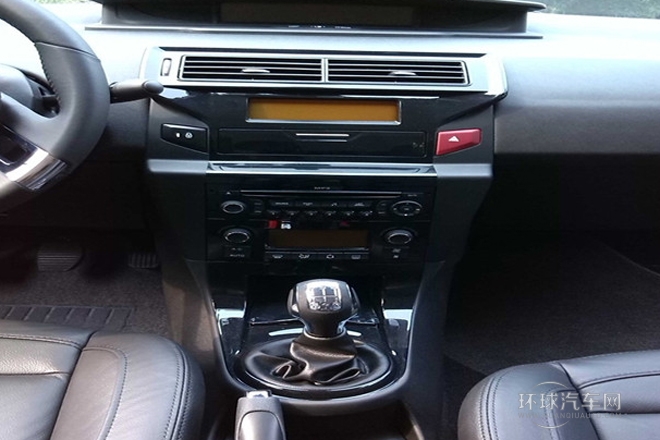 2013款 三廂 1.6L 手動(dòng)品享型