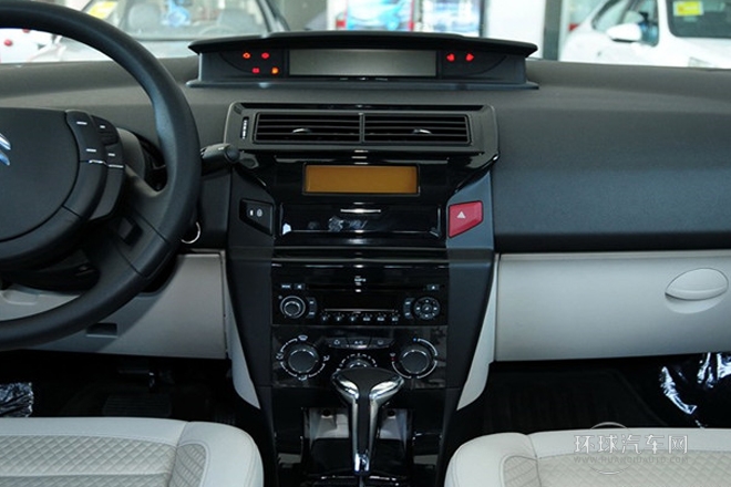 2013款 三廂 1.6L 自動品尚型