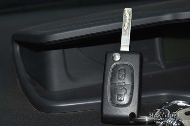 2013款 三廂 1.6L 手動(dòng)品尚型