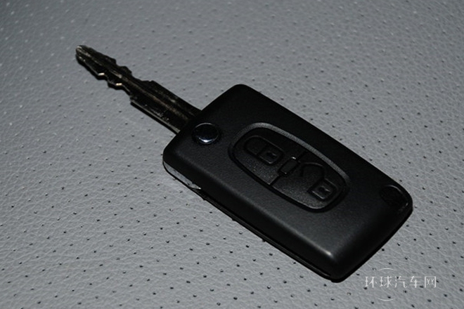 2013款 2.0L 兩驅豪華版