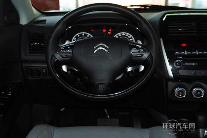 2013款 2.0L 兩驅豪華版