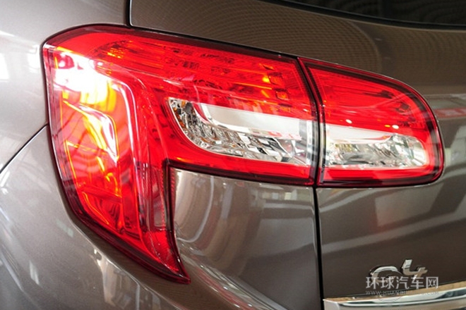 2013款 2.0L 兩驅豪華版