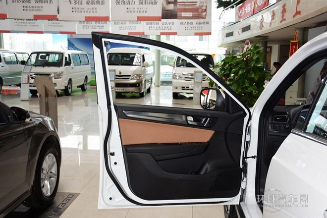 1.5T 手動兩驅豪華型