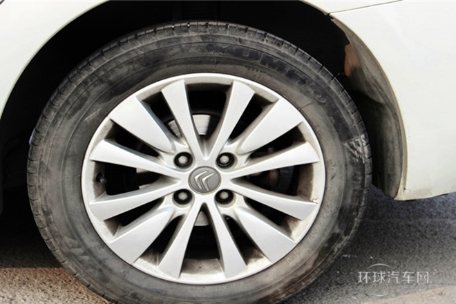 2013款 三廂 1.6L 自動品享型