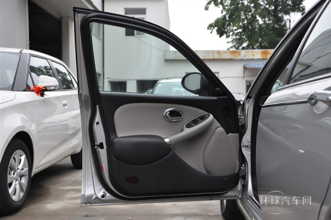 2010款 1.8T 自動精英版