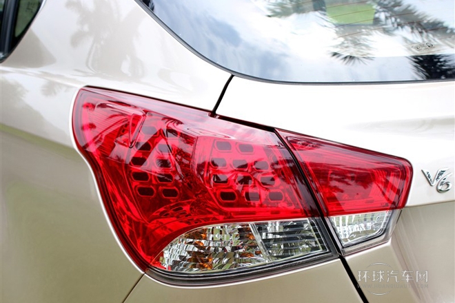 2013款 1.5L 手動舒適版