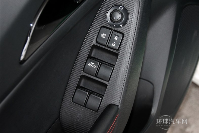 2014款 兩廂 2.0L 自動旗艦型