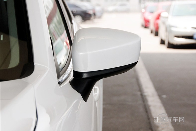 2014款 兩廂 2.0L 自動旗艦型