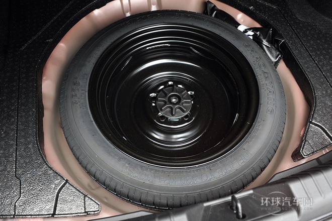 2014款 三廂 2.0L 自動旗艦型