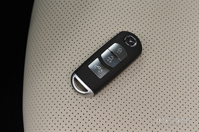 2014款 三廂 2.0L 自動旗艦型