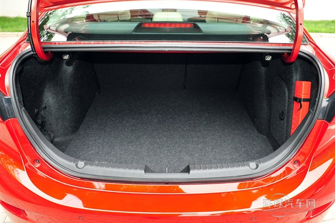 2014款 三廂 2.0L 自動旗艦型