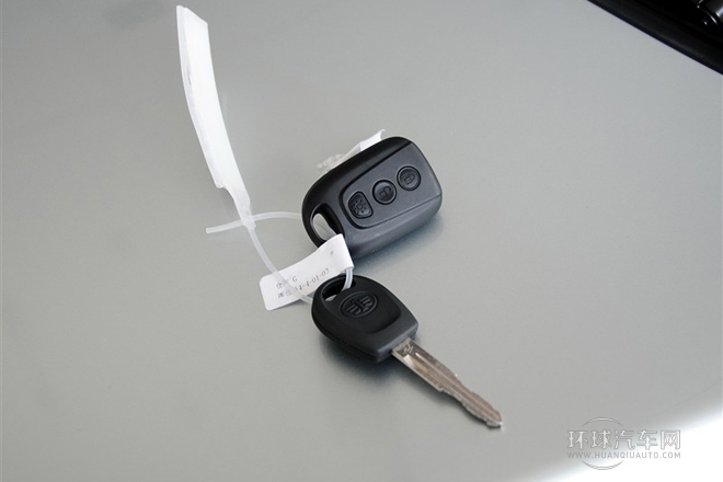 2012款 三廂 1.5L 自動(dòng)尊貴型