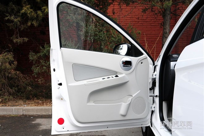 2012款 三廂 1.5L 自動尊貴型