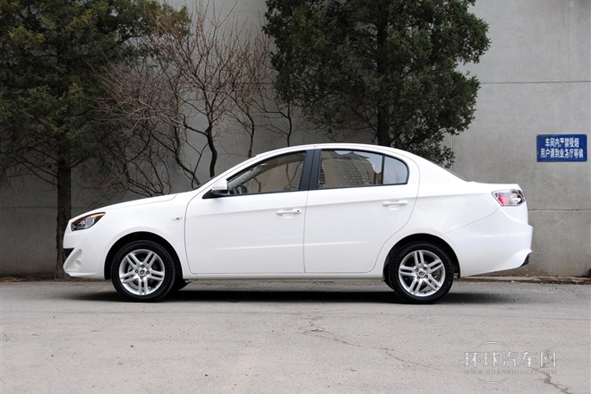 2012款 三廂 1.5L 自動(dòng)尊貴型