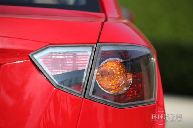 2012款 三廂 1.5L 自動豪華型