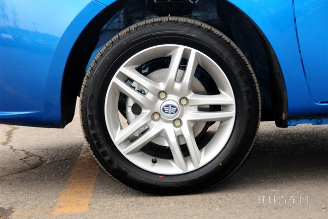 2012款 三廂 1.5L 手動豪華型