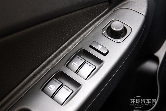 2012款 三廂 1.5L 手動豪華型