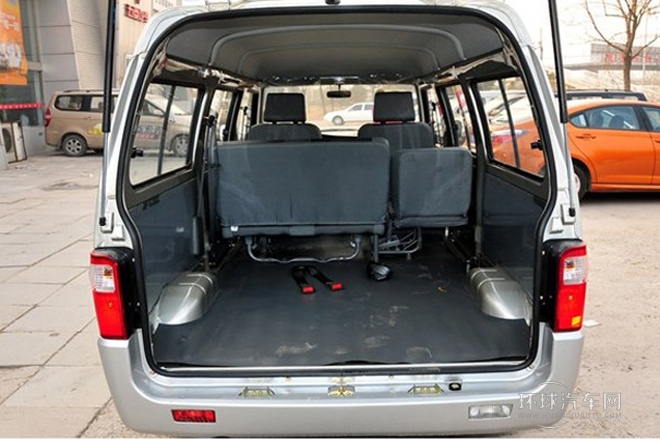 2010款 1.1L新版標(biāo)準(zhǔn)型I短車(chē)身