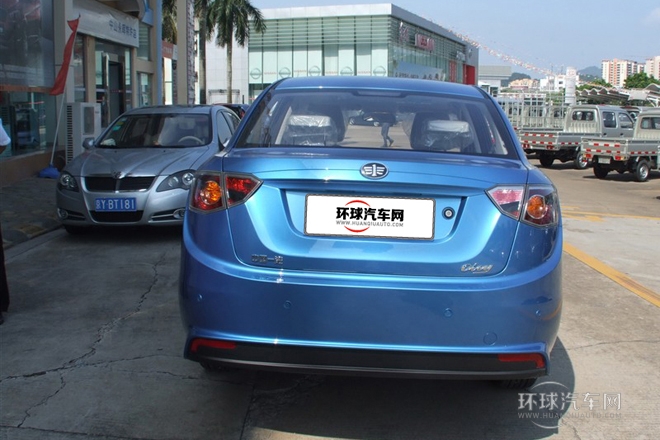 2012款 三廂 1.5L 手動基本型