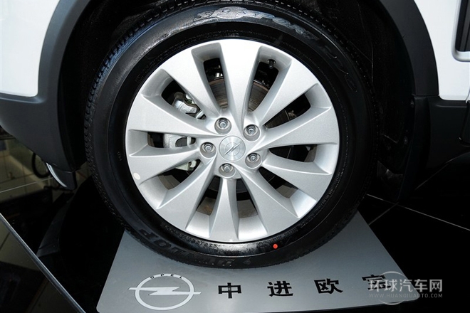 2013款 2.4L 四驅豪華版