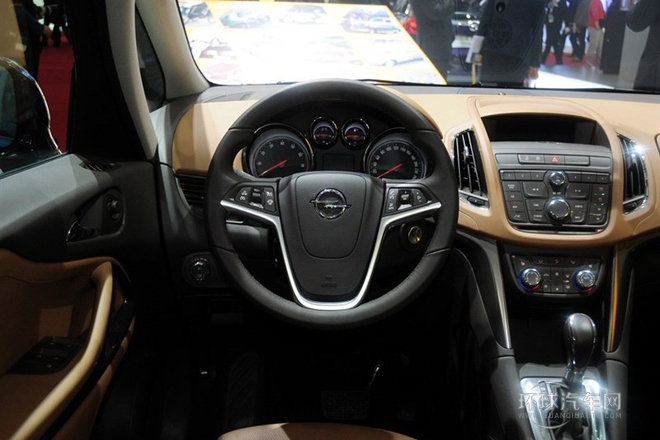 2013款 1.4T 七座豪華型